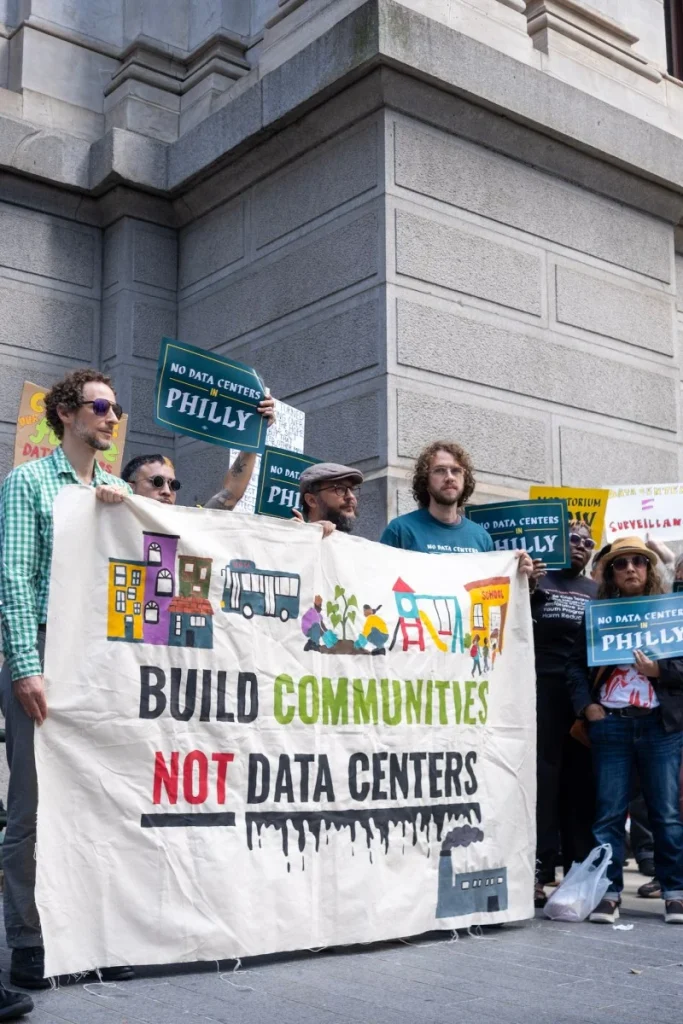 Amazon 效仿 Microsoft 放弃数据中心谈判中的保密协议，TechCrunch 播客讨论能否平息社区反对