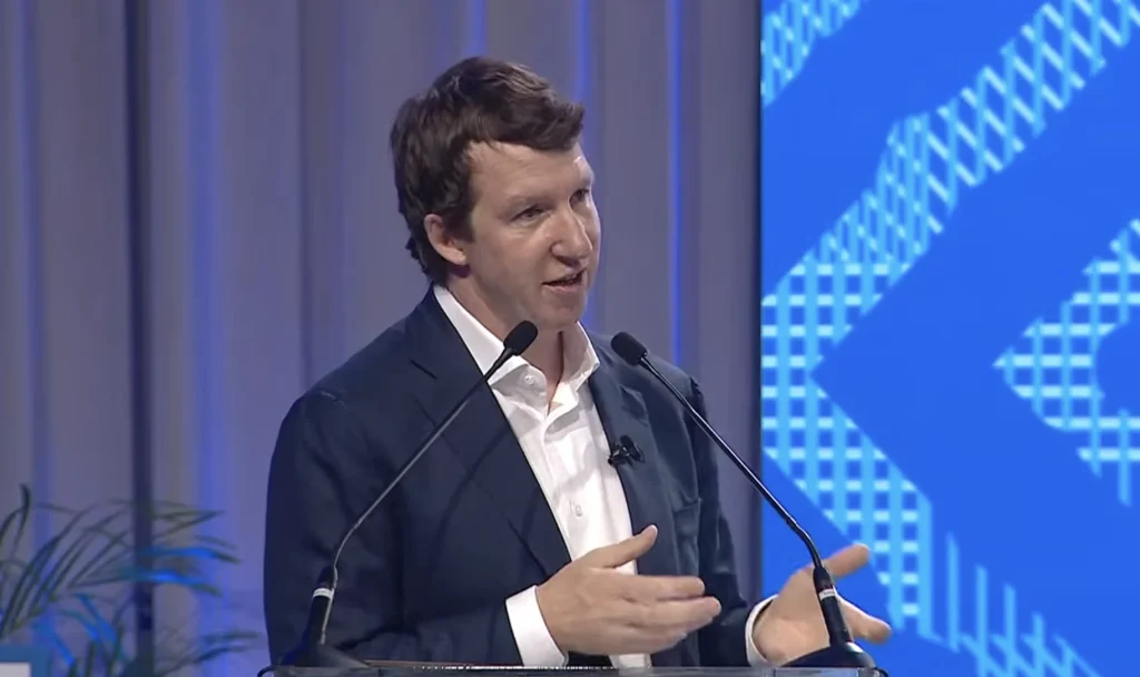 Import AI 作者在 IMF 演讲：称奇点已经开始，AI 已能自主做出前沿科学发现
